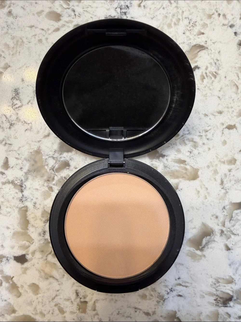 Rare and original MAC Cosmetics Studio Fix Powder Plus Foundation NW22